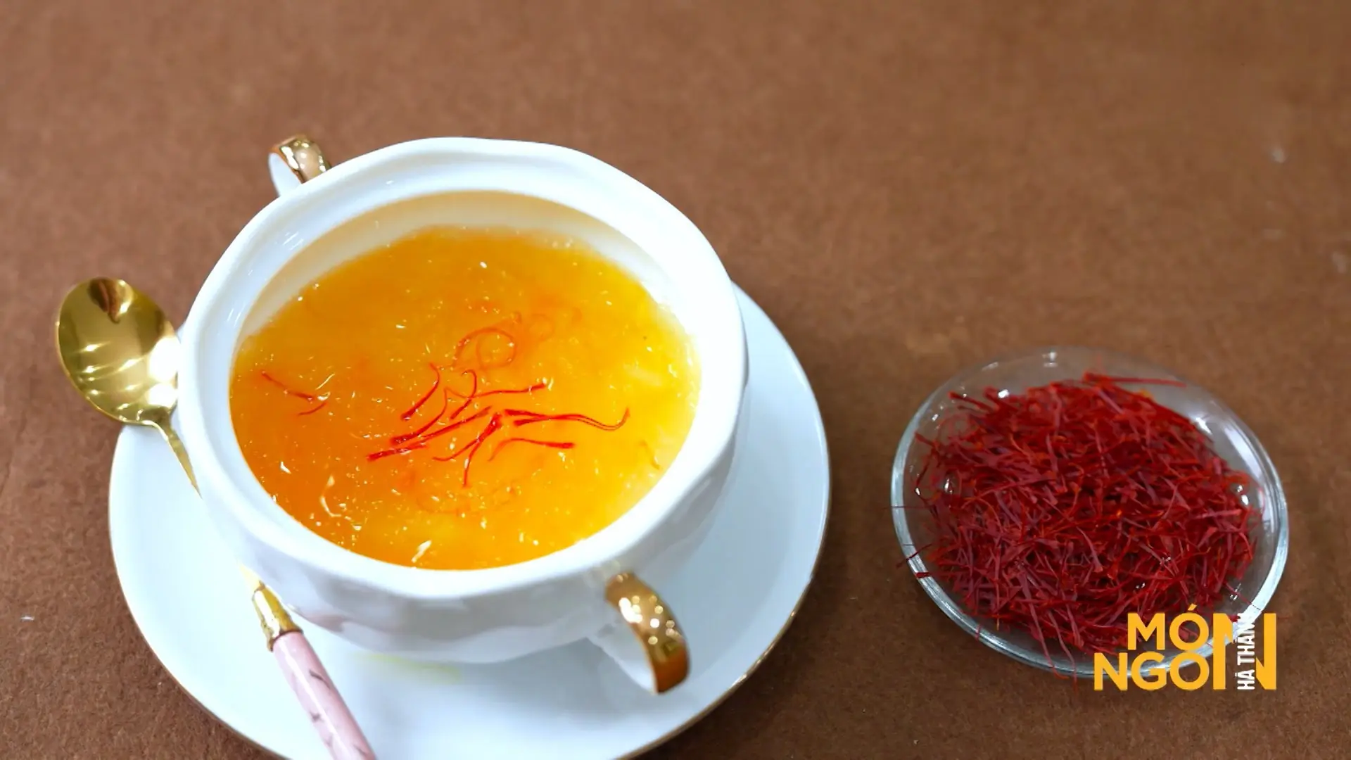 Yến chưng nhụy hoa nghệ tây | Món ngon ở Hà Thành | 26/10/2025